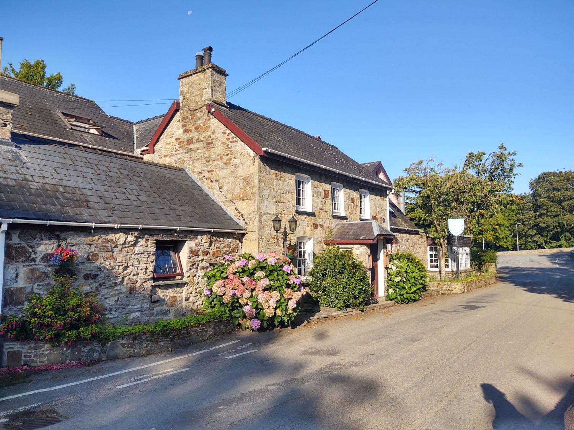 Trewern Arms Hotel Nevern Dış mekan fotoğraf